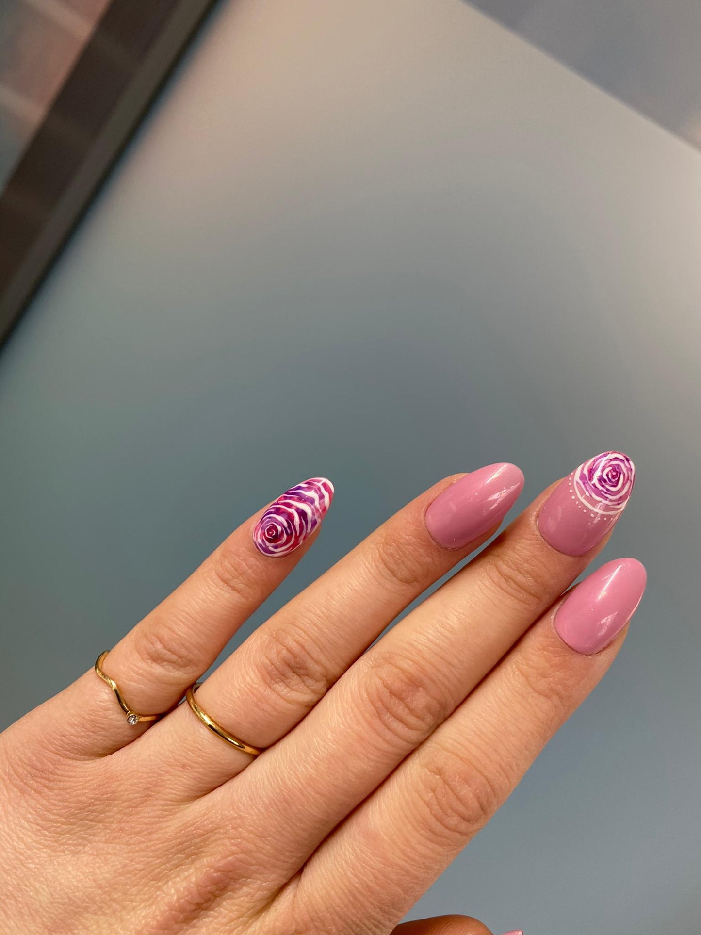 PRESS ON NAILS
