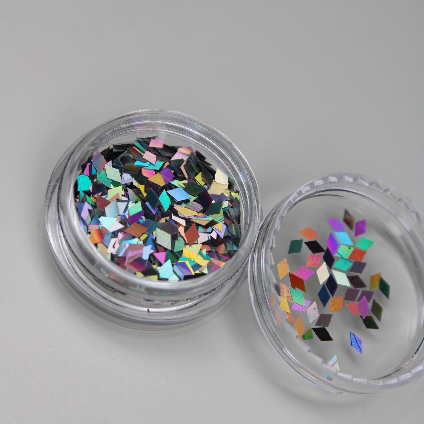 3D Ultra-Thin Metallic Flakes