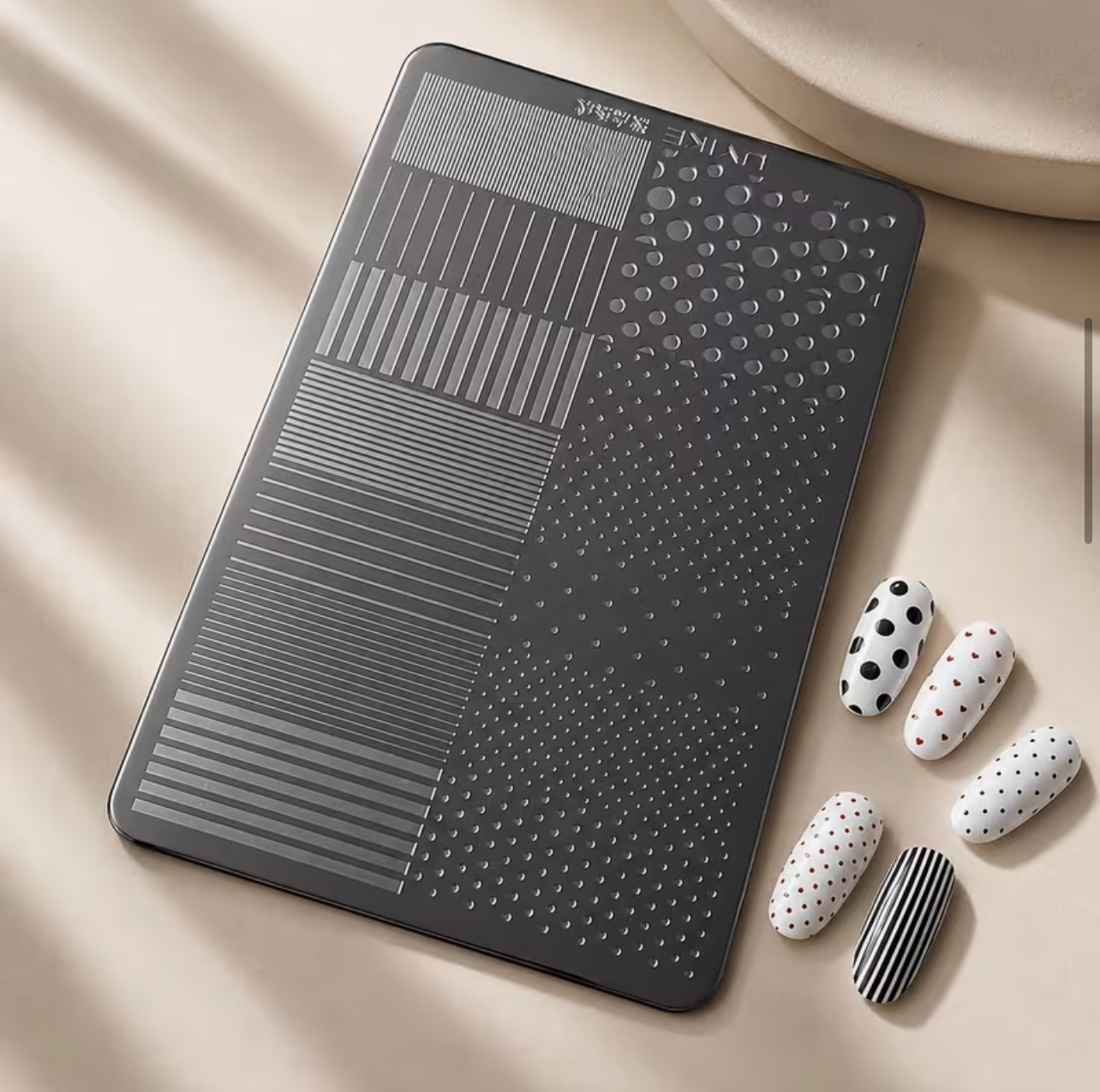 POLKA DOT NAIL ART STEEL PLATE