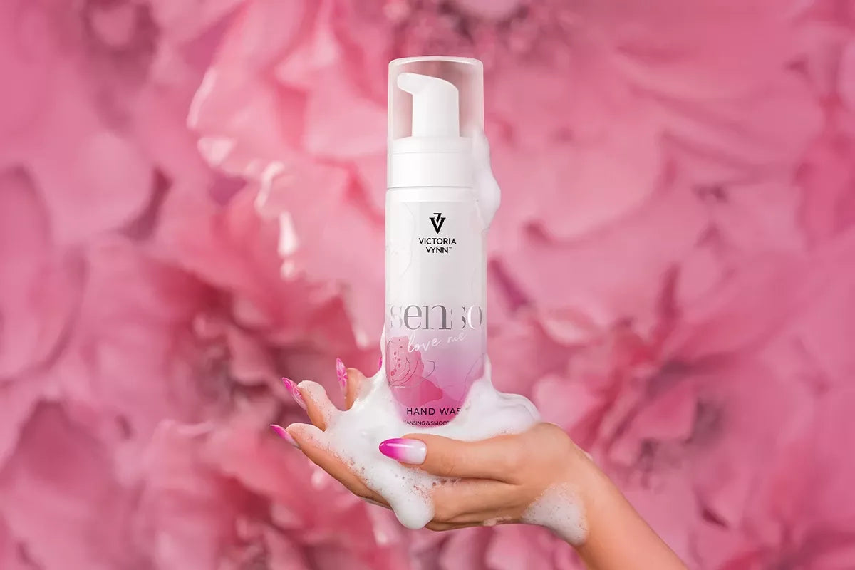 Hand Wash Cleansing & Smoothing Foam VICTORIA VYNN